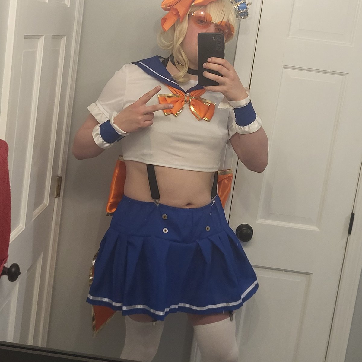 MixMasterEvan's tweet photo. Hope y'all had a great Halloween. Here's pics of me in my @MARIMARI_EN costume. 🐟👑 https://t.co/iulsKxrZ31