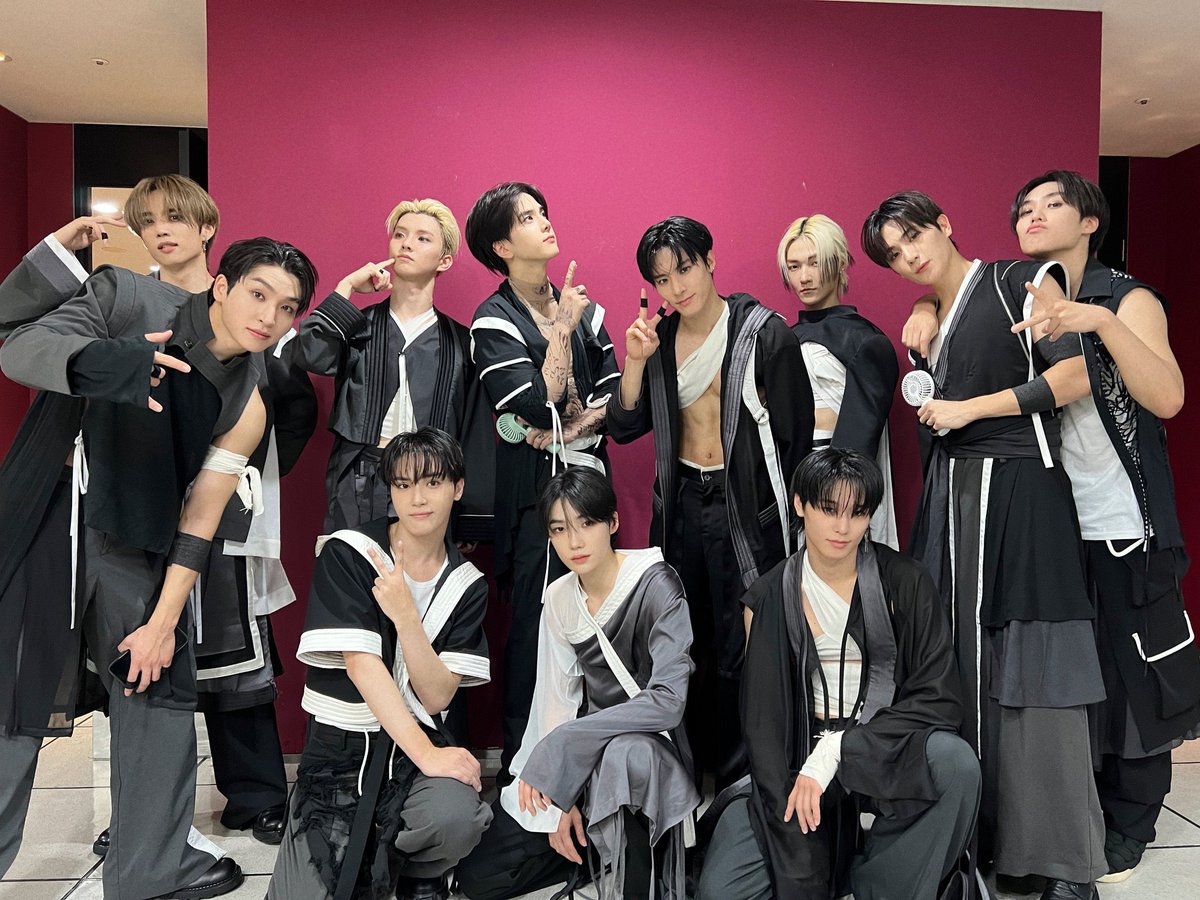 ㅤ

The universe felt alive, a vibrant galaxy burning with the warmth of happiness. Under a sky filled with galaxies of excitement, the atmosphere crackled like stardust, each moment a shooting star celebrating 𝑻𝑯𝑬 𝑩𝑶𝒀𝒁 took center stage at Music Core.       

ㅤ