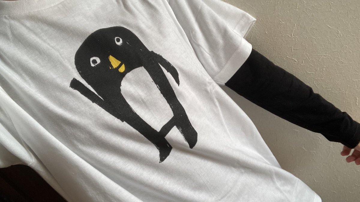 これ！！！！しながわ水族館で絶対コレと思って買った悲壮感ペンギンT