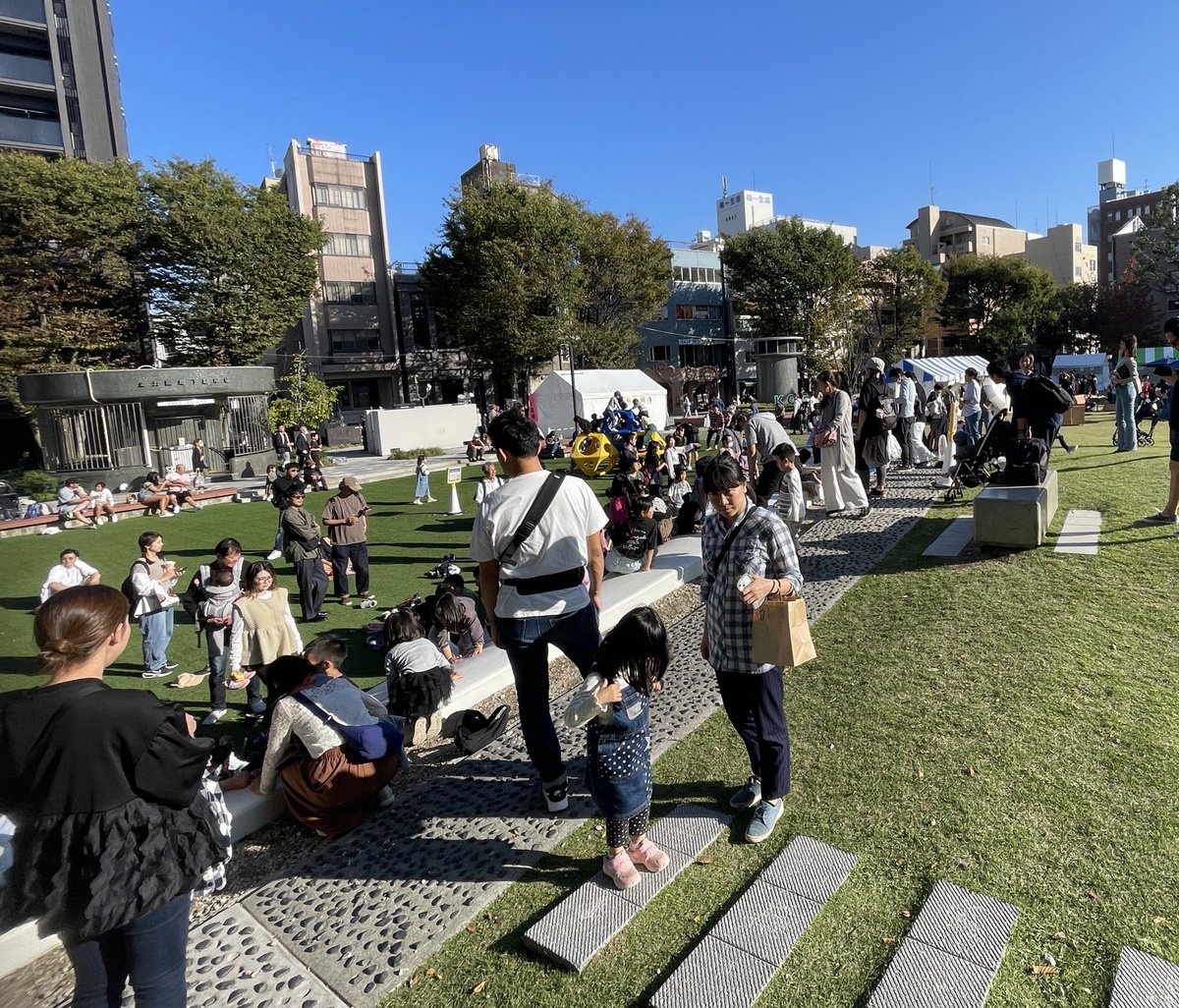 watch_info's tweet photo. FMわっちステージ開催をしております。
会場内お客様でたくさんおります。
ぜひとも、ステージ前にも足を運んでください。お願いします。
このあとFC岐阜のステージです。 https://t.co/lJI6W7ZXPB