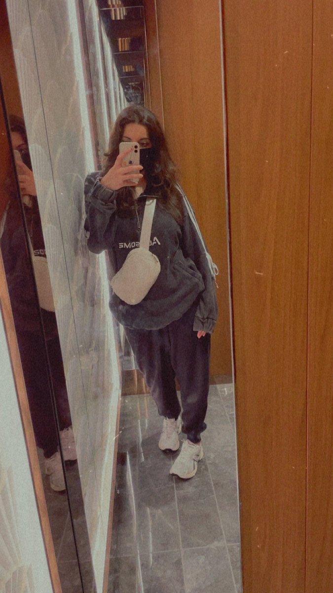 realrosesarered 🌹 tweet media