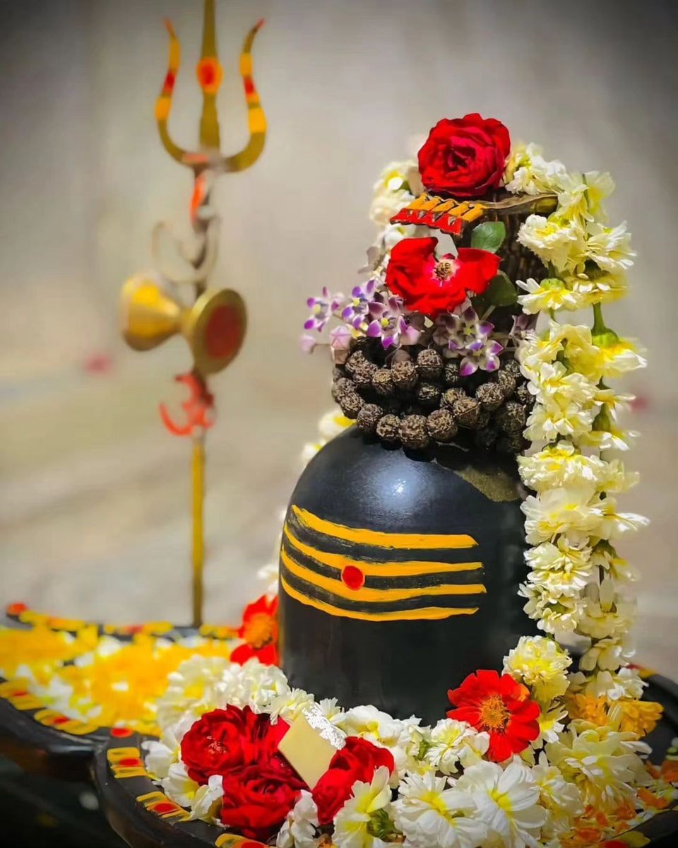 ॐ नमः शिवाय...💕

हर हर महादेव.. शिव शम्भू नाथ