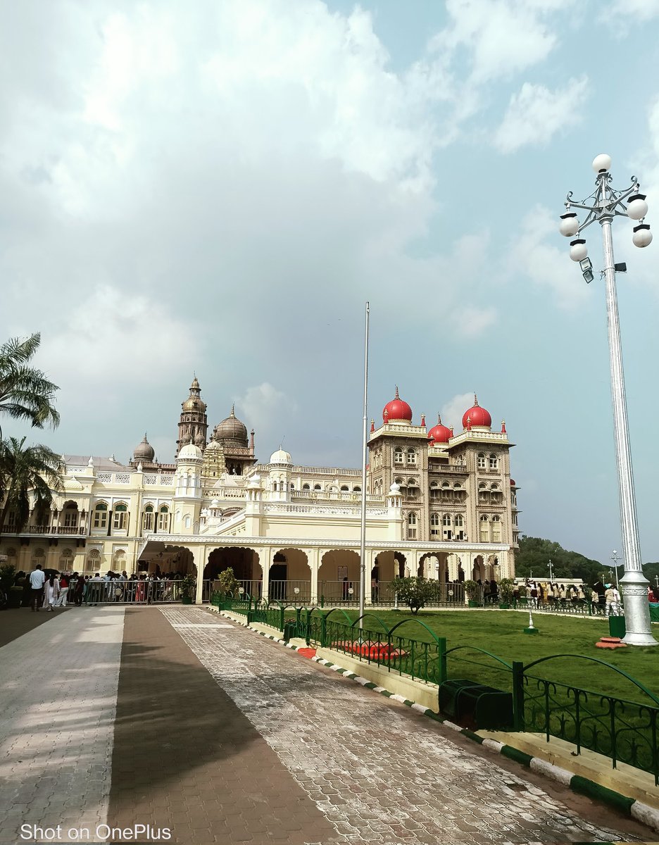 me_petrichor's tweet photo. Draped a single pallu saree, had long walks in nd around Mysore city!
Somehow, I could handled very well from morning till night😅
Felt like it's my small achievement🤭
#MysoreDiaries #LateUpdates
#Mysore https://t.co/oAjipXhC1F