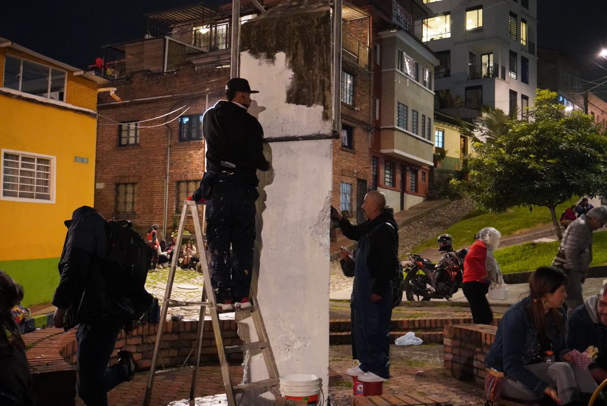 #NocheSinMiedo organizada por los y las jóvenes de la localidad de La Candelaria, barrio Belén. El espacio público, el arte y la cultura para reivindicar la libertad y la vida. #VidaDeBarrio