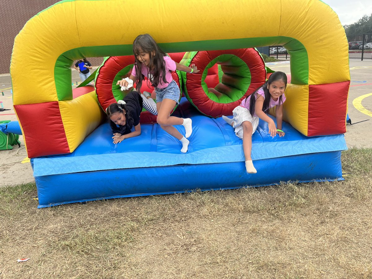 Vanessa Dickinson tweet media