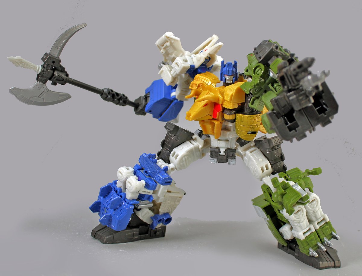 Ishikawa_sunday's tweet photo. LEGACY UNITED 「DINOBOT DINOKING MULTIPACK」

コアクラス6体が合体してダイノキングに。
変形後をアウターシェルのデザインに寄せたことでコレジャナイ感が。
その弊害は合体後も出ていて胸部のトリケラ頭の主張が強い・・・。
あと個人的にはもうちょっと大きかったらよかったなあ。 https://t.co/GtQ6z6pE2b