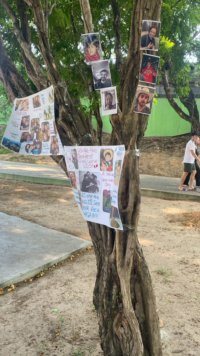 hoaxevly's tweet photo. e o memorial que teve pro liam aqui em manaus🤍🥺
te amo pra sempre, liam 🤍 https://t.co/pMNC8iCiz3