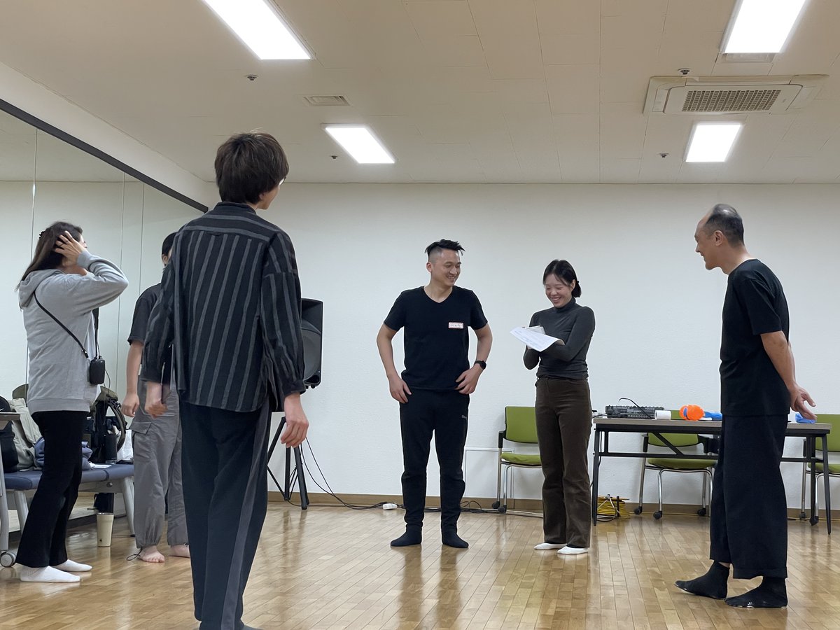 EATI in Busan がスタートしました。11月1日~5日参加俳優は毎日朝9時~12時まで、コミュニティワークショップを受けます。午後は、韓国、台湾、日本のそれぞれの演出家チームに分かれての作品稽古です。どのチームも各国の言語が飛び交います。eastasia-ti.org