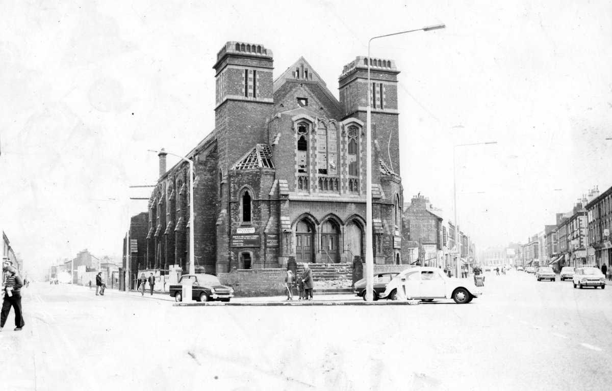 mattmchughiddon's tweet photo. Anfield Methodist Church, Walton Breck Road which was demolished in 1976. The site is now occupied by the Esso garage. https://t.co/V9dc7Plpdk