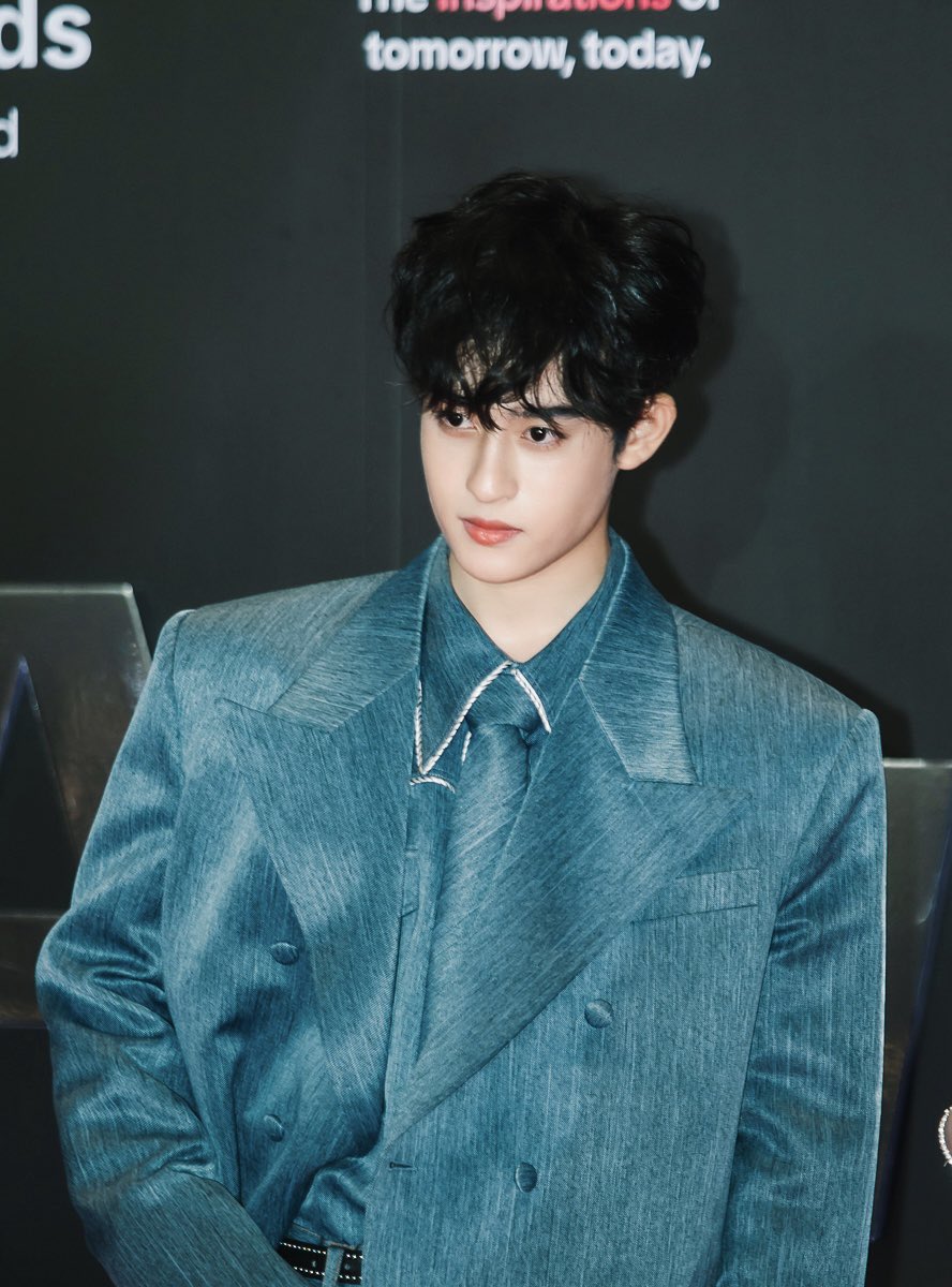 หล่อออร่าจับ ✨✨

<a href="/BarcodeTin/">Tinnasit</a> 
#TikTokAwardsThailandxTINNASIT
#TINNASIT #TAINTISSTUDIO
