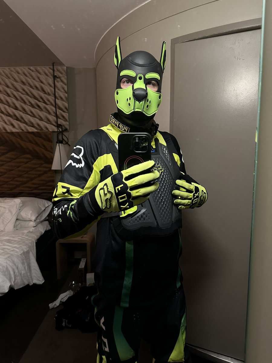 pyropup_'s tweet photo. Let’s do @doggyweekend @ClubAnimalz special tonight

#humanpup #mxpup #mxgear #pupplay https://t.co/8IgfyLp9iU