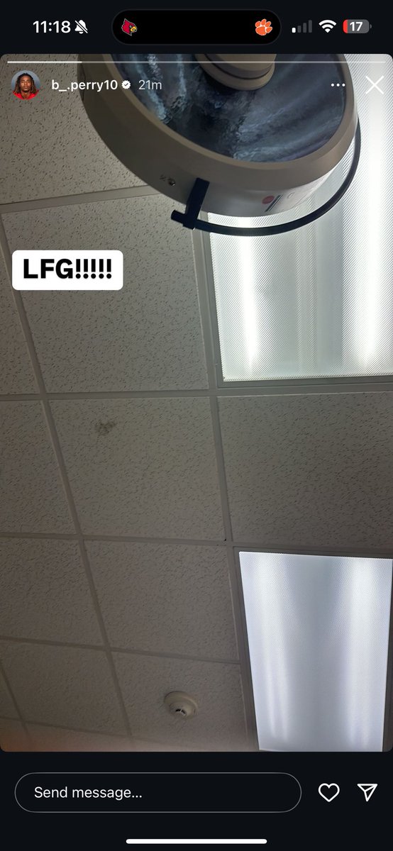 CardsCompanion's tweet image. Ben Perry from the hospital!!! 

#GoCards #Louisville #BeatClemson