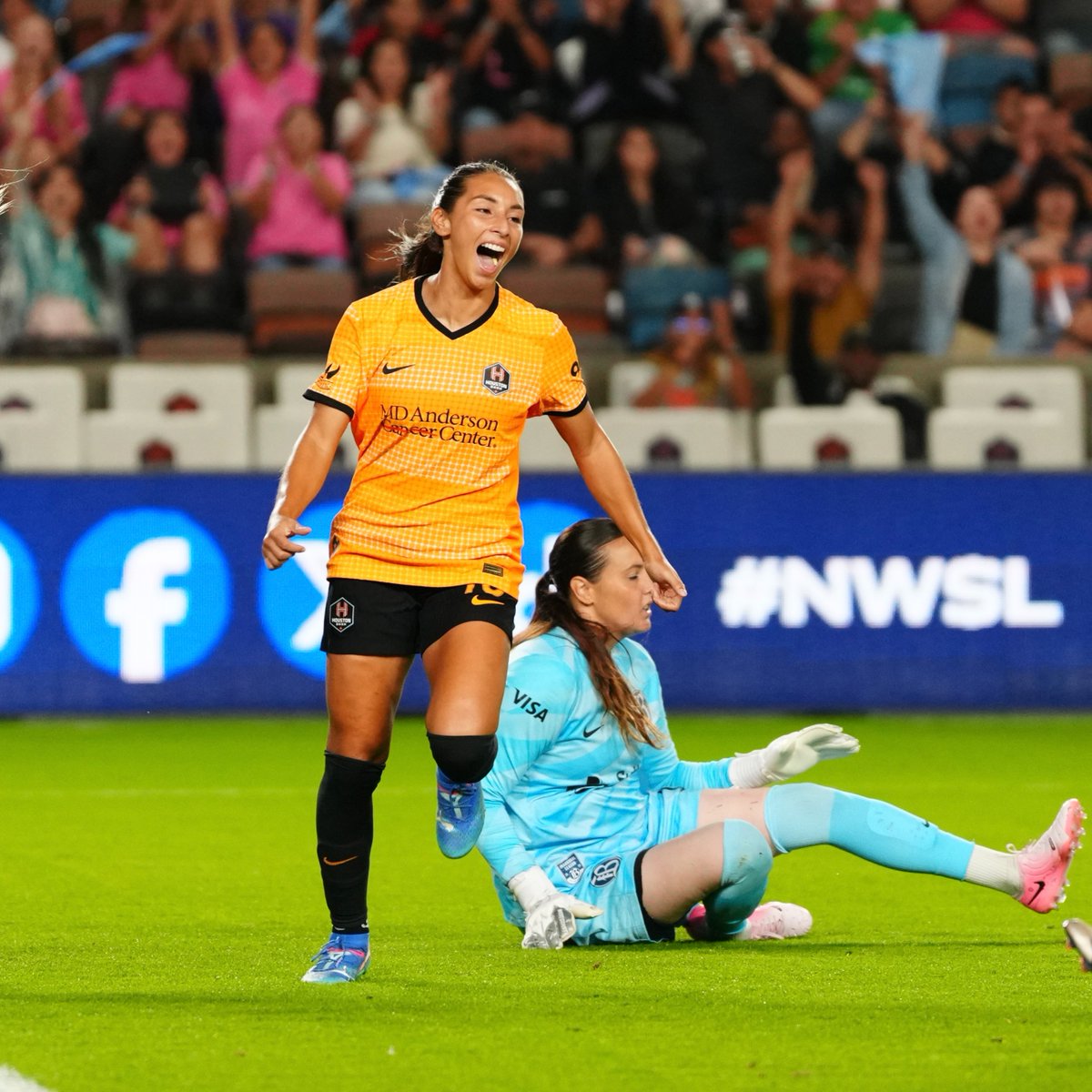 When the hometown kid scores in front of her home crowd 😄