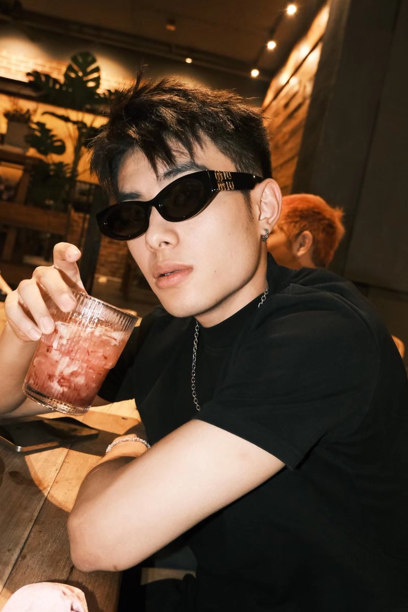 zxhht's tweet photo. 男明星 https://t.co/fDAtvBb6RD
