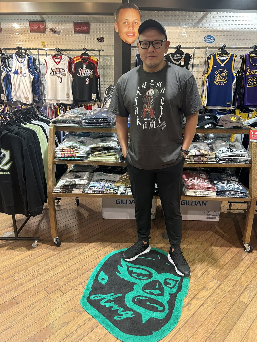 haoming_mask's tweet image. KAZMA SAKAMOTO選手が大阪Pop upにご来店✨✨
#KAZMASAKAMOTO x #HAOMING 🐼コラボはGLEAT会場にて販売中です！

心斎橋BIG STEP 2F SELECTION 店内　12:00〜19:00
ハオミン渋谷　12:00〜20:00 
#ハオミン #GLEAT #stephcurry