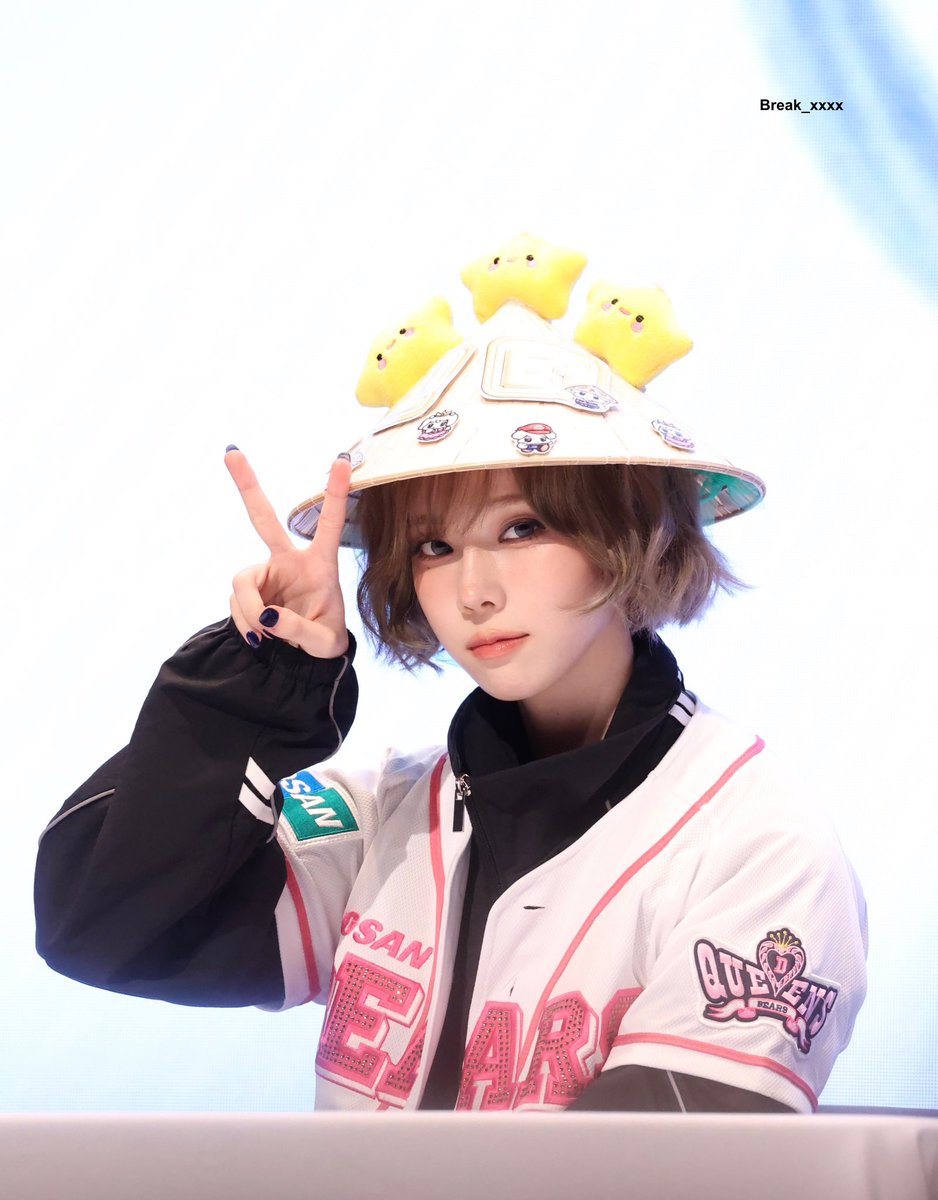 Break_xxxx's tweet photo. 241102 귀여워 = 김민정
#에스파 #aespa #WINTER #윈터 https://t.co/Ktpddg5oth