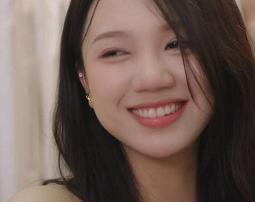 Tất cả chỉ là bộ phim thôi mà, đừng quan tâm vào phản diện hay chính diện mà nhìn vào doanh thu phòng vé xem, ta sẽ có góc nhìn khác đi.
Ps: hình ảnh câu view 😗