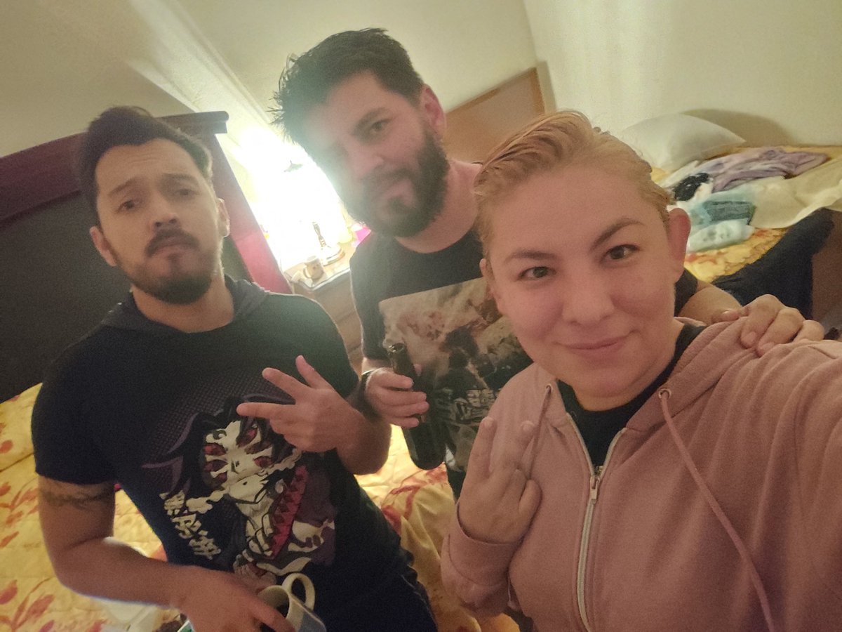 gorgonconeko's tweet photo. #ECDQEMSD es una pijamada real la pijamada real 🎶🎵🎼 https://t.co/1ExW7YqK9Y