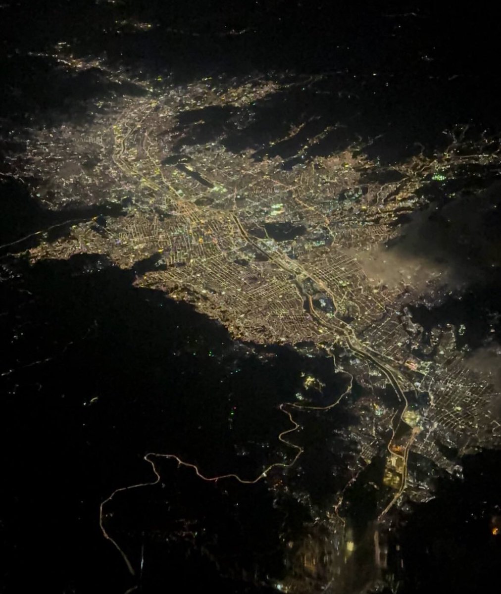 Medellín desde la cabina de un A320