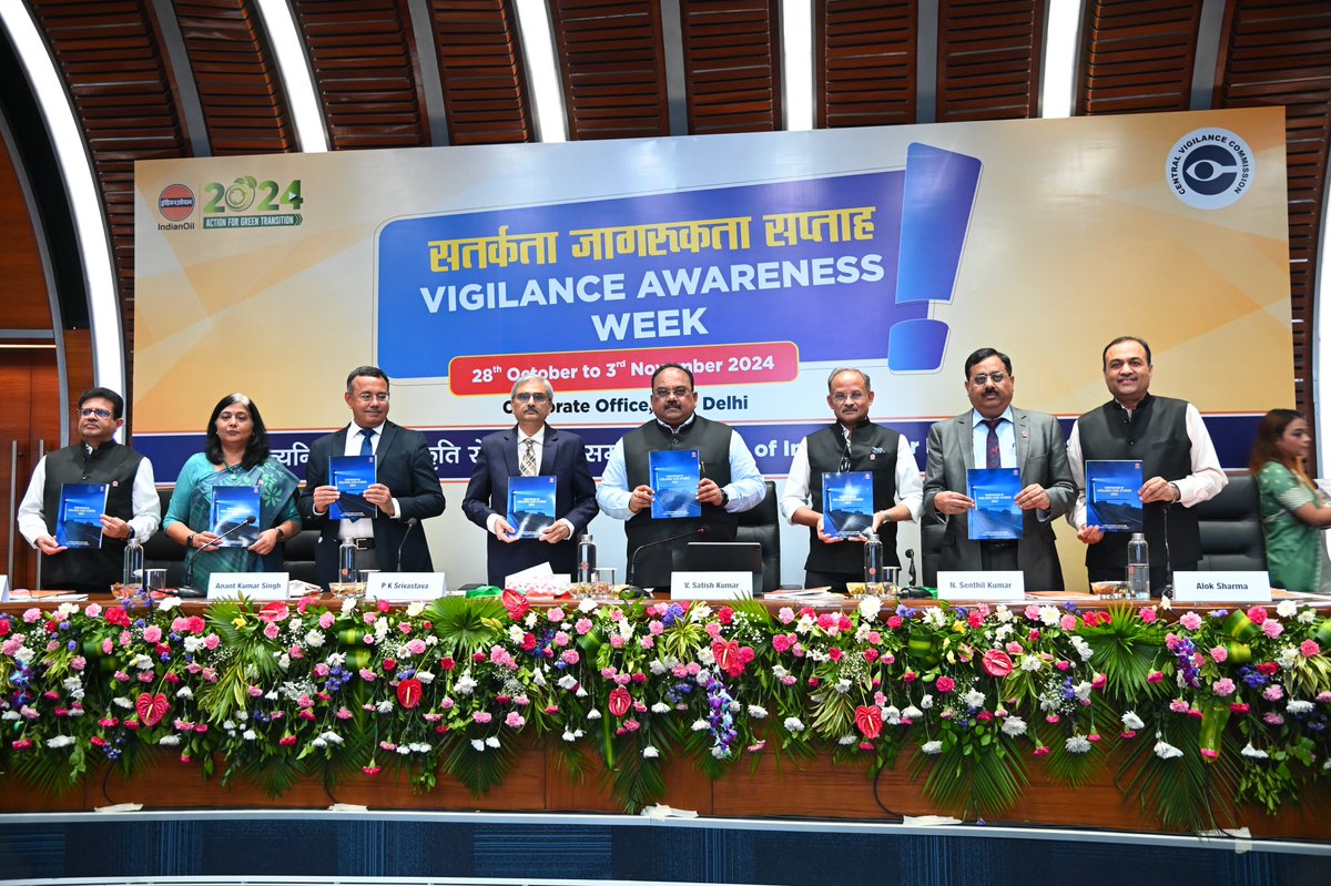 CVOIndianOil's tweet photo. As part of #VAW2024 unveiled the collection of impactful case studies &amp; insights into vigilance through articles, poems in form of magazine VIGIL that emphasise the power of awareness and action. @CVCIndia @PetroleumMin @IndianOilcl @ChairmanIOCL https://t.co/GPiQTH426L