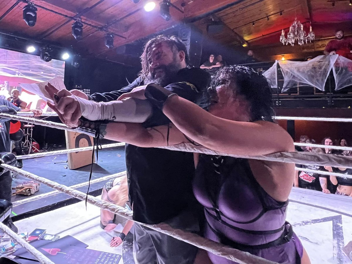 Rudo_Rampage's tweet photo. Before and After
@richardshhhnary @BrittanyWonder 
#Hoodslam #EmoProm https://t.co/qDZh6C1dy6