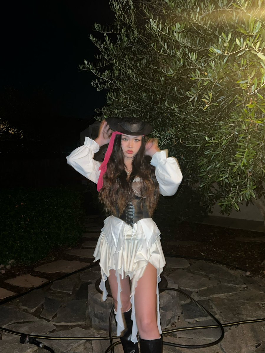 audrey (comms open for emotes) tweet media