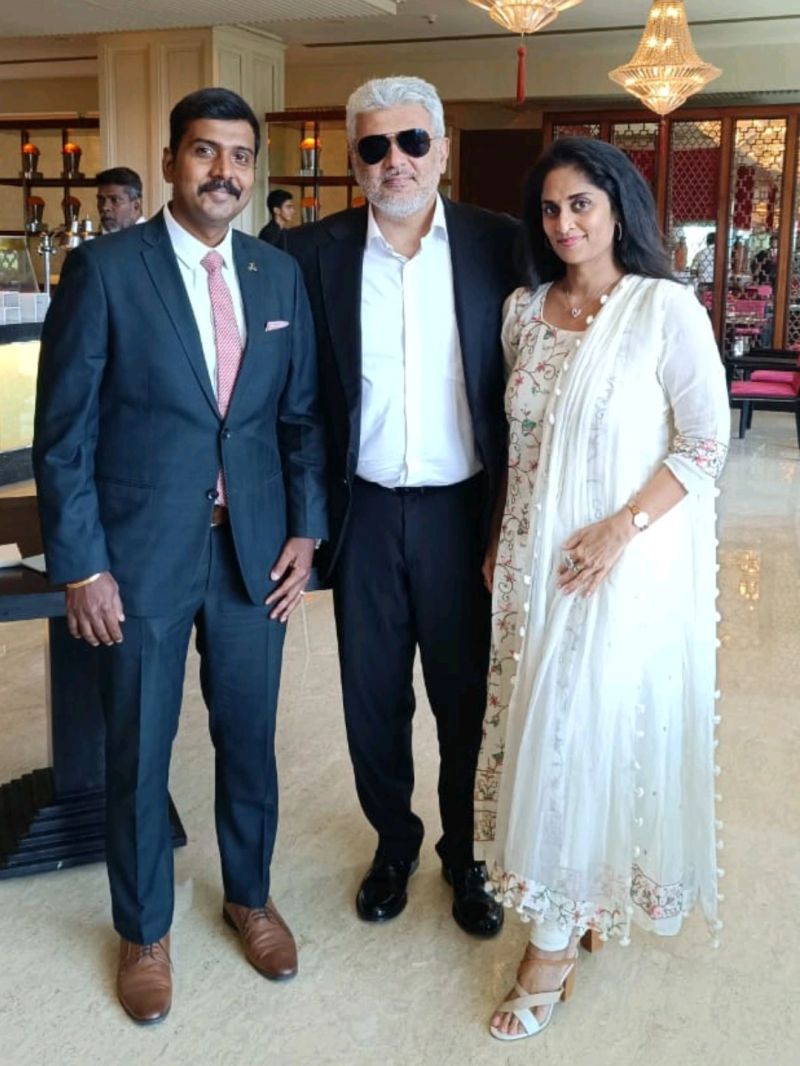 TCAFMDU's tweet photo. Exclusive Pic Of Thala #Ajith Sir With #Shalini Mam 😎

#VidaaMuyarchi #AjithKumar https://t.co/ks5kIb10y1