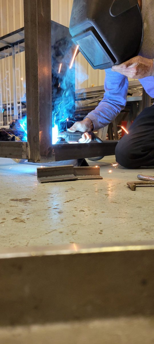 kenny_terhune's tweet photo. @cvpayne @cvpayne  welding it up, making signs  #welding #fabrication #signs #signshops https://t.co/TnF7Hk0Uup