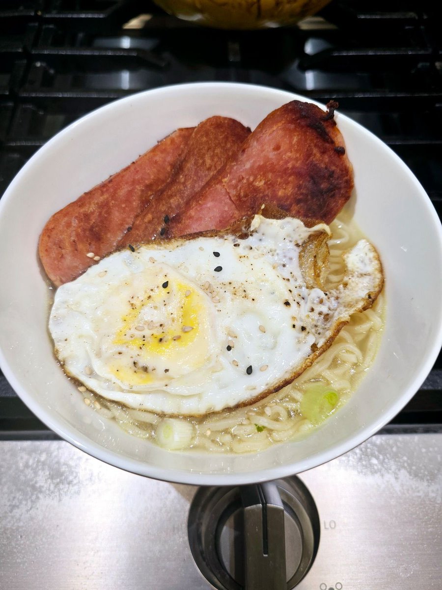 Frank__Torres_'s tweet photo. Ramen and Xmas movie night. 🍜 🤤 #marriedtoagourmetchef #legenwaitforitdary #dinner #foodie #foodphotography #foodporn https://t.co/20Lr5abRaD