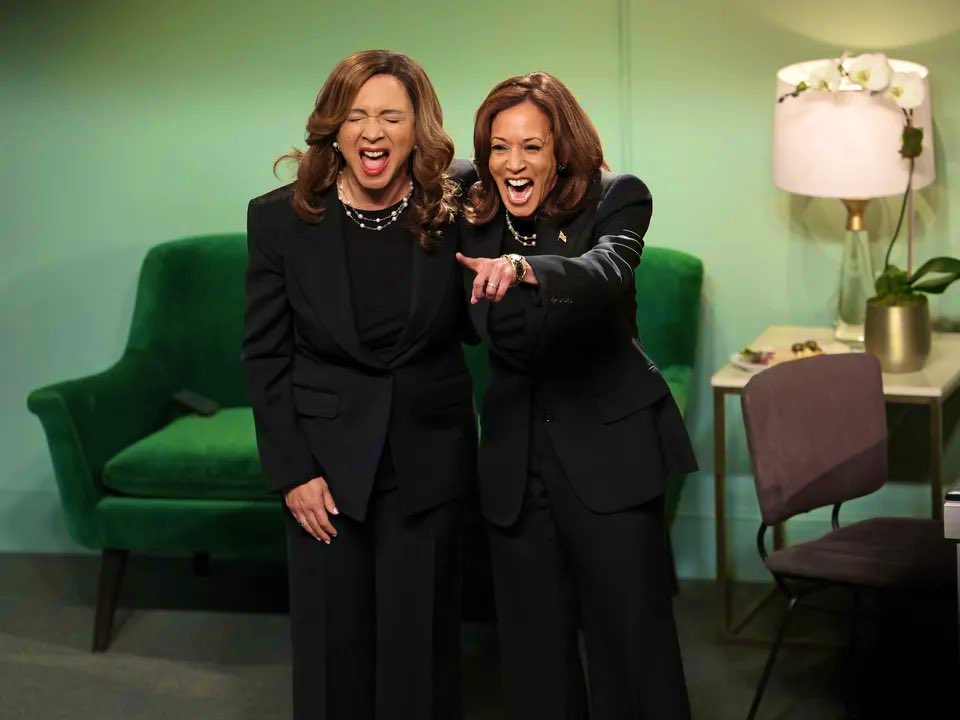 NicoleBdorf's tweet photo. Girl Power-ala 💪🙌💯🤩💙

#SNL #KamalaHarris #SaturdayNightLive #Harris #MayaRudolph #ColdOpening #Sketch #NBC #Kamala #Election #Vote @nbcsnl @KamalaHQ https://t.co/dkUTrwaVoE