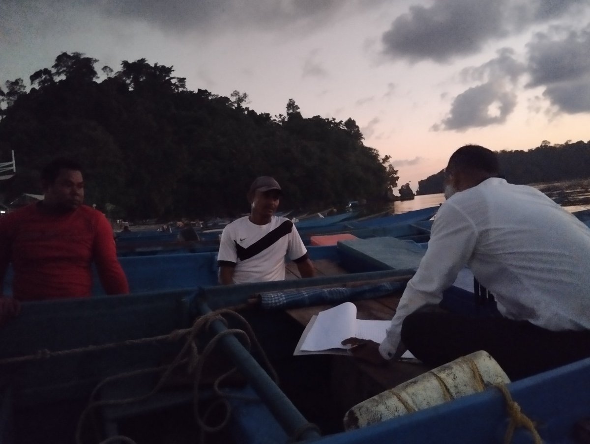 NurlettePi's tweet photo. Senin,28 Oktober 2024, hafni Nurlette luhkan buru Selatan, melakukan pendataan produksi perikanan tangkap
#LuhLapor
#GiatLuhkanSatminkalAmbon
#BuruSelatan https://t.co/LxEtkRZvnW