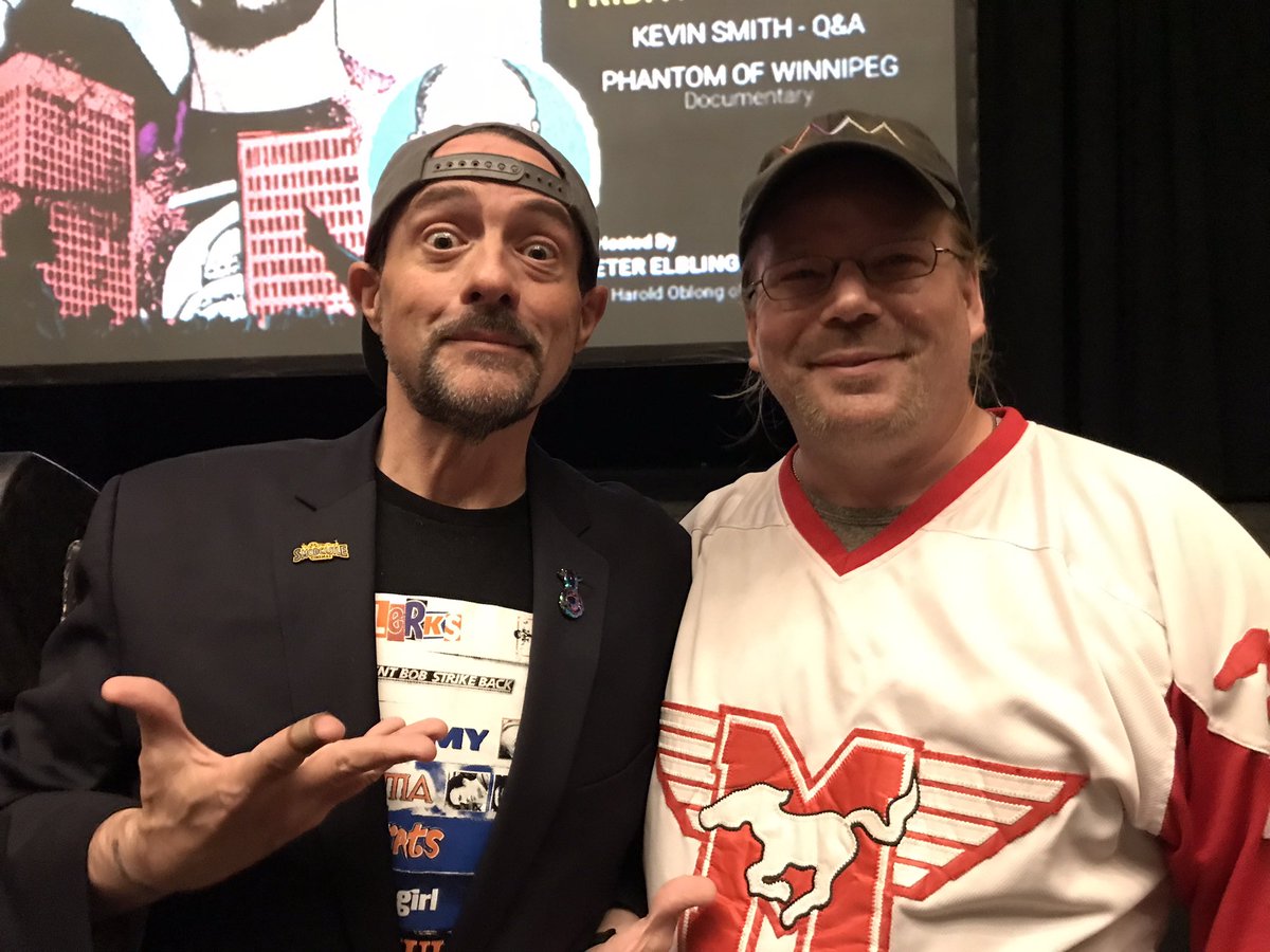 SilentRob5's tweet image. 👀 I was looking for my Bob, and I found him! 😊🥹 Last night was much needed and a great evening! I know you are very busy Kevin, but if you ever have a free day in Los Angeles I would love to see an “interview video” between @ThatKevinSmith 💙 and @shanellericcio 💜