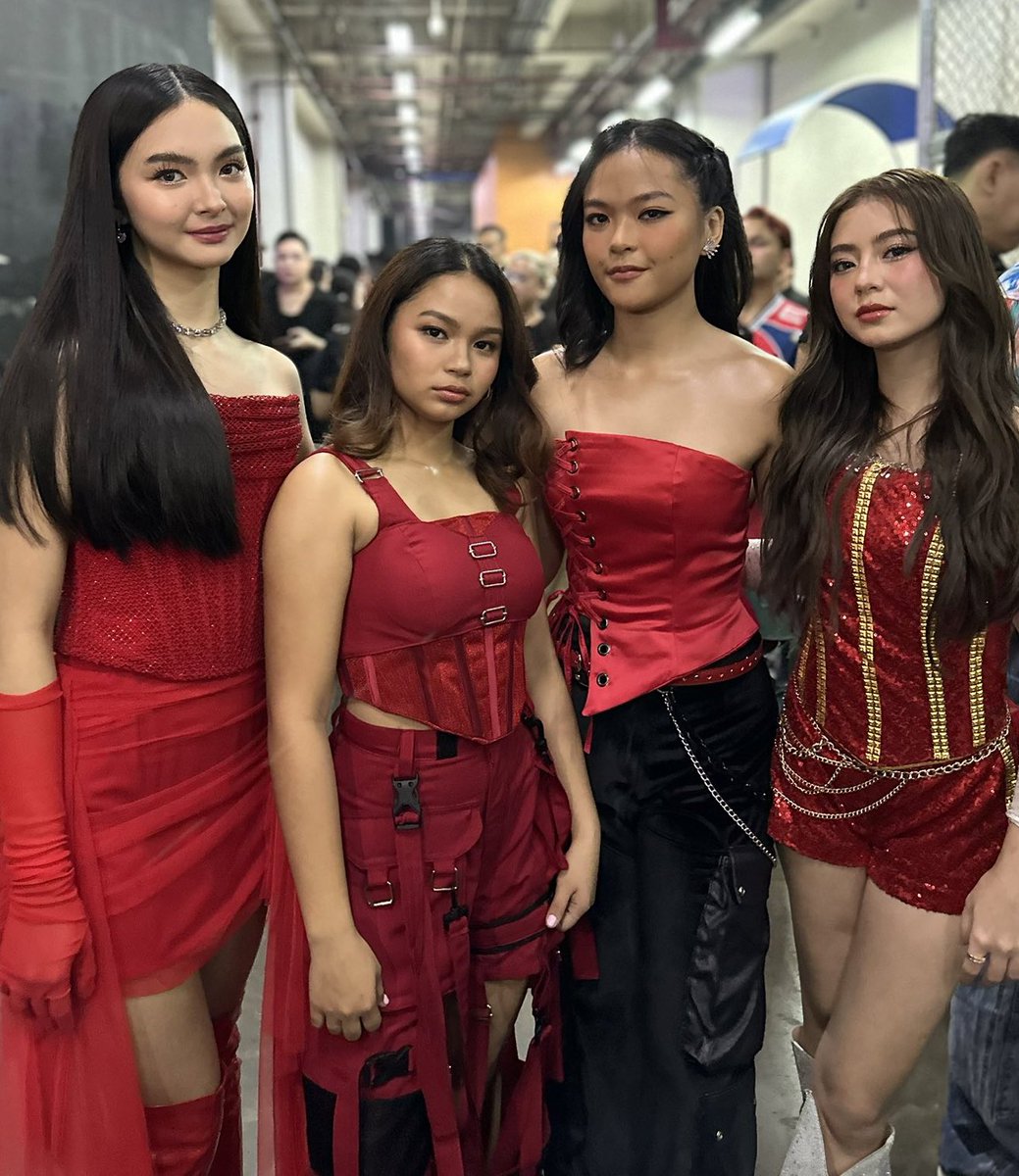 kowalerts's tweet photo. GETTING READY OUR PBB GEN 11 BIG 4 😍😍😍 #PBBGen11 #ASAPpride https://t.co/kq39jCtPto