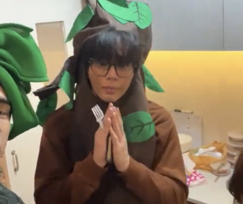 linfangx's tweet photo. ทุกคนอย่าเพิ่ง กำลังทำความเข้าใจกับอันนี้อยู่ https://t.co/1uwX5FAXt3