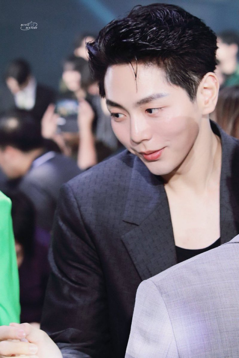 linfangx's tweet photo. ทุกคนอย่าเพิ่ง กำลังทำความเข้าใจกับอันนี้อยู่ https://t.co/1uwX5FAXt3