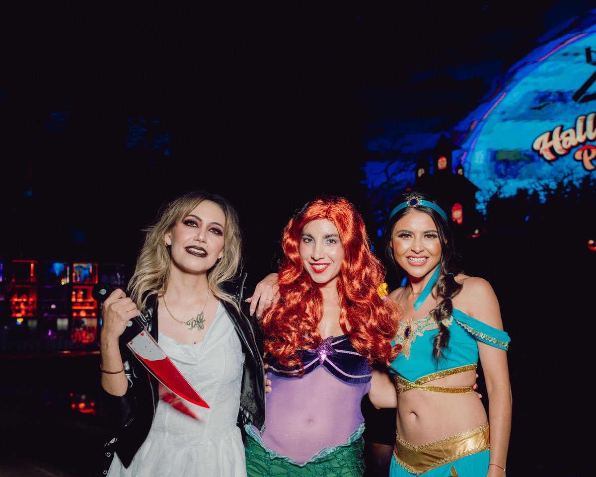 #Halloween 🎃 👻
<a href="/elbrunchfm/">El Brunch FM</a> 
<a href="/los40mx/">LOS40 México®</a>