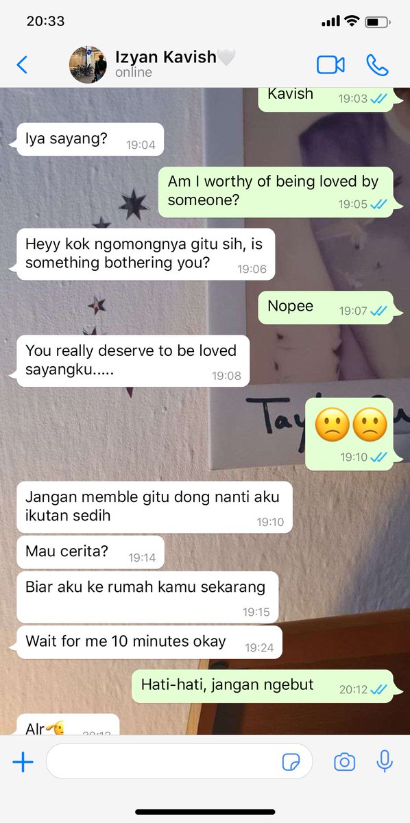 𝓐m I worthy of being loved by someone?

A lee haechan two tweet au
Written by S.