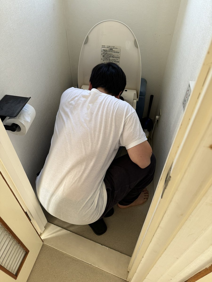 mizuramen0923's tweet photo. ホモサピがベニテングタケ
食いすぎたから中毒にならないように
調整して吐いてて草 https://t.co/w5FooToDFT