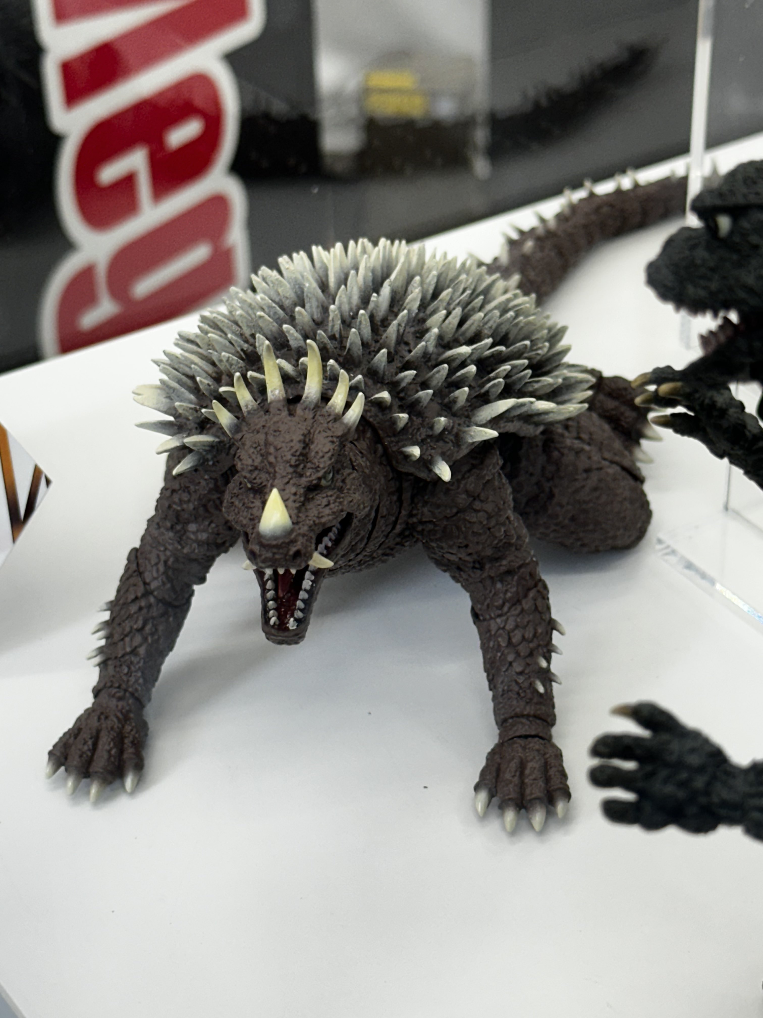 S.H.MonsterArts ANGUIRUS [1972] | TAMASHII WEB