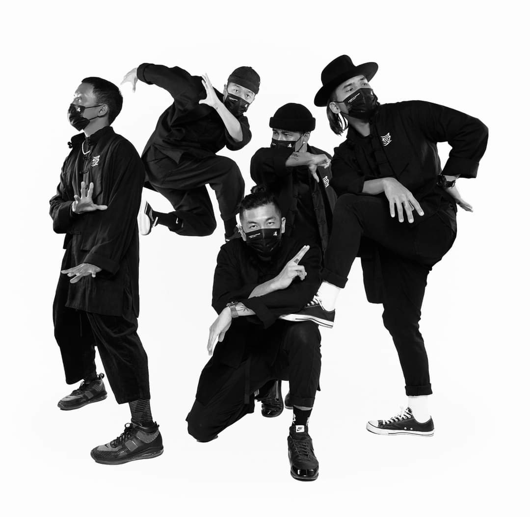 YGFacts_sprt's tweet photo. BABYMONSTER's "CLIK CLAK" was choreographed by world-class choreographers Rie Hata and The Kinjaz.

Rie Hata 🇯🇵🇵🇭
The Kinjaz 🇺🇸

#2024MAMAVOTE #babymonster @YGBABYMONSTER_ https://t.co/QorLWJUXbn