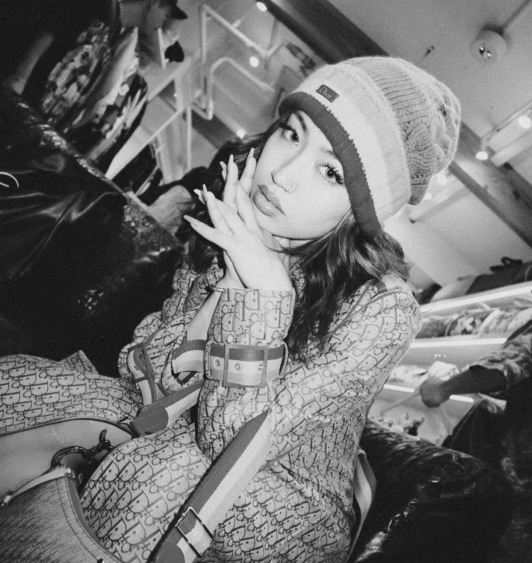 YGFacts_sprt's tweet photo. BABYMONSTER's "CLIK CLAK" was choreographed by world-class choreographers Rie Hata and The Kinjaz.

Rie Hata 🇯🇵🇵🇭
The Kinjaz 🇺🇸

#2024MAMAVOTE #babymonster @YGBABYMONSTER_ https://t.co/QorLWJUXbn