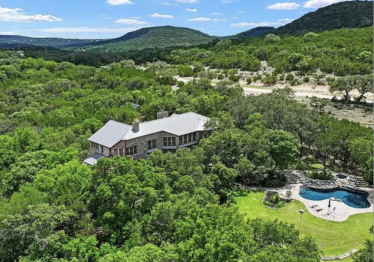 thisiselimae's tweet photo. View photos and detailed information for 20615 Helotes Creek, MLS#1789422, don't miss your chance to own this hot property! https://t.co/Rb7Eu9ismf https://t.co/vxitsKB3yc