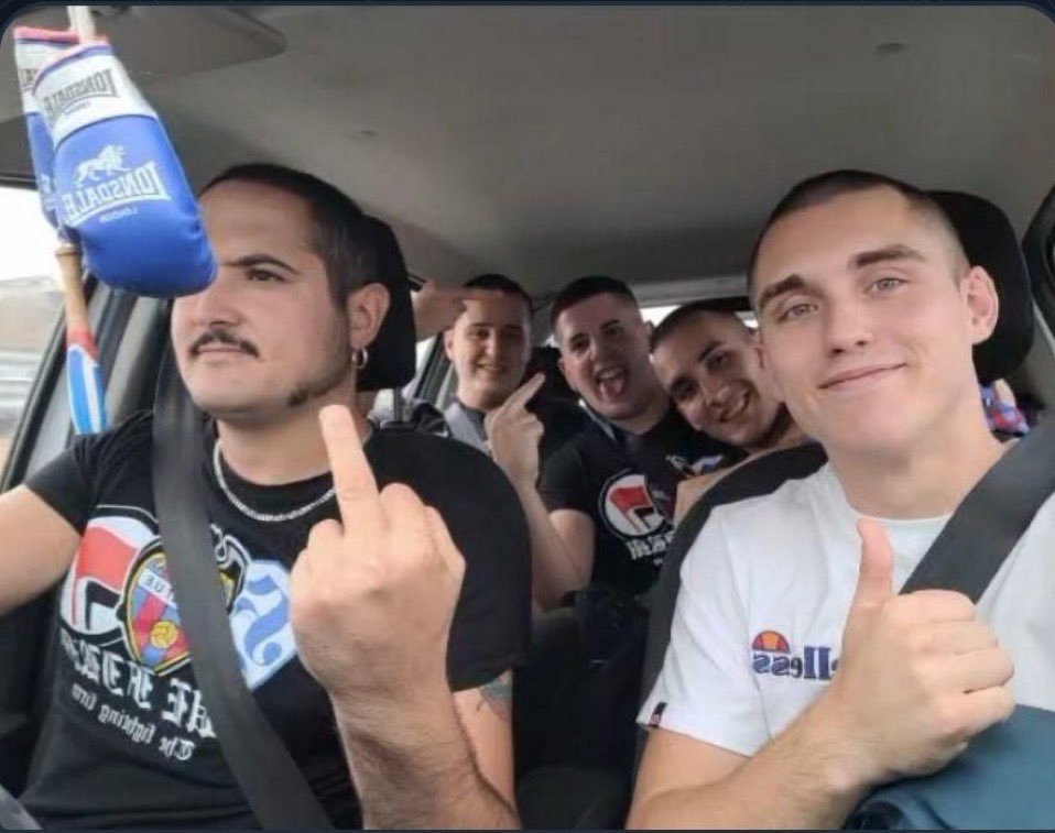 Un grupo de antifascistas de <a href="/LueFirm/">LUE Firm</a> atacaron ayer en Alfafar a tres cachorros de Ultras Levante que estaban ayudando a una anciana tras los estragos sufridos por la DANA.

Hay grupos que aun siendo totalmente desconocidos en el panorama español, no conocen el honor.