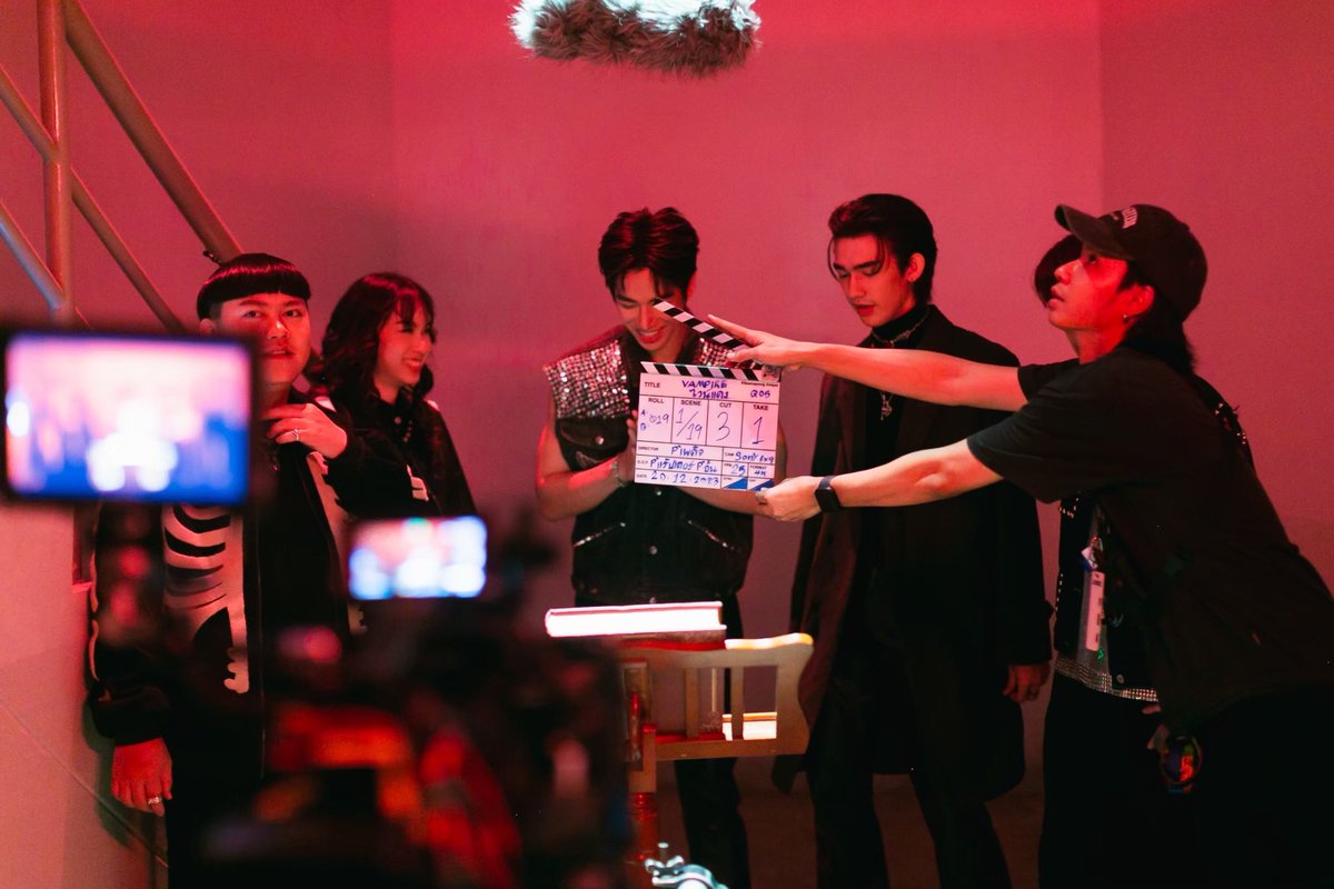 omgvampire23's tweet photo. คัมภีร์ ที่จะพาทุกคนไปเมืองมนุษย์ ~~~

มาดูซีรีส์ได้ 8 ตอนรวด ครบรส ความฮา
ได้ที่ #wetv  

➡️ https://t.co/efEMxtQCh0…

#omgvampire  #แวมไพร์ไวน์แดง

แล้วมาเจอกันน้า👻👻 https://t.co/eMmHVT0suj