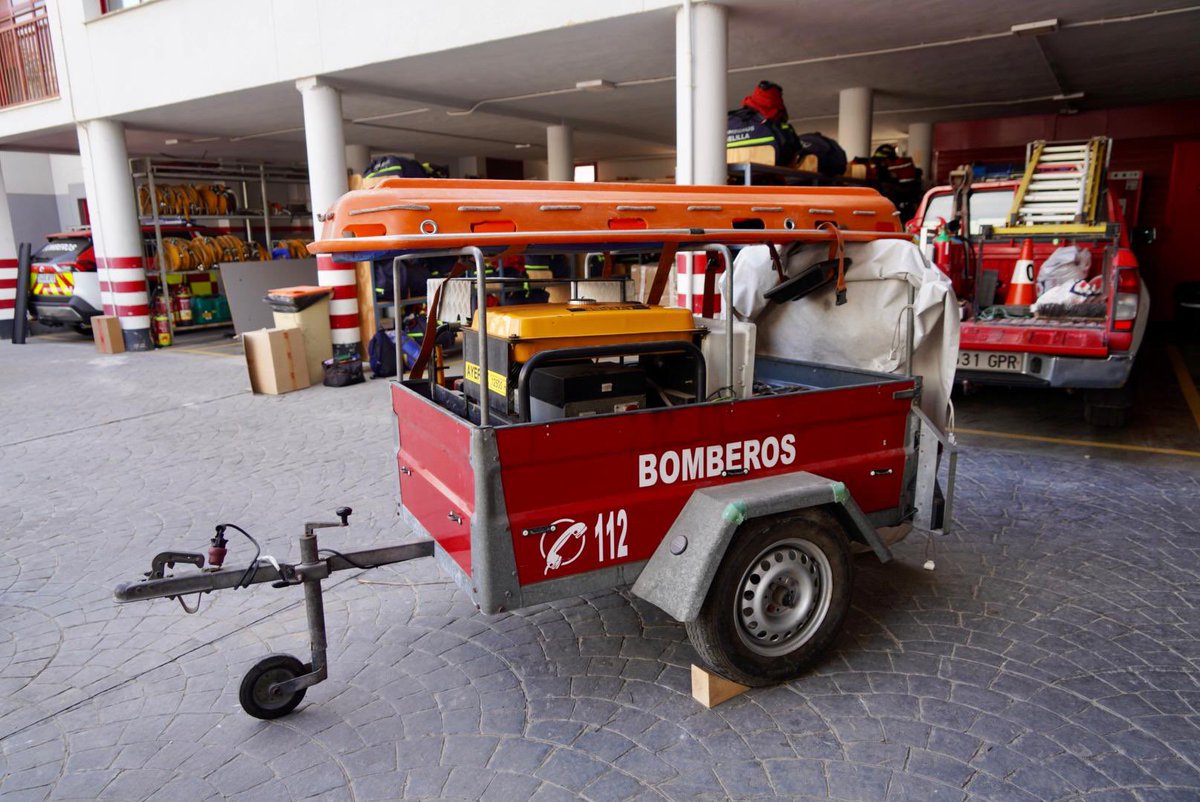 GobiernoMelilla's tweet photo. Un grupo de 14 bomberos, con vehículos y material, se desplazará esta noche vía marítima hacia Valencia para ayudar en la búsqueda y rescate de personas, organizado por la Consejería de Seguridad Ciudadana. https://t.co/QD0pCyLBoy