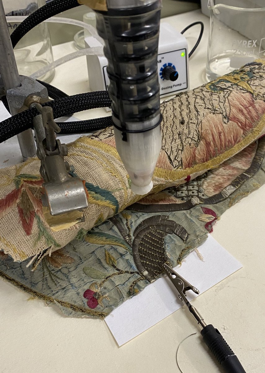 Had fun last week putting #Electrochemistry into practice when we carried out #ElectrolyticCleaning on some tarnished silver samples.

#PLECO pen
#ObjectConservation 
#MetalConservation 
#SilverCorrosion