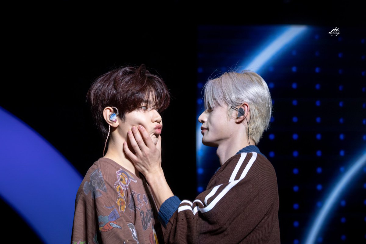 9800archive's tweet image. WHAT SHOULD I DO? WOONGHAO IS JUST TOO ADORABLE??!

#ZEROBASEONE #ZB1 #KimJiwoong #김지웅 #Zhanghao #장하오