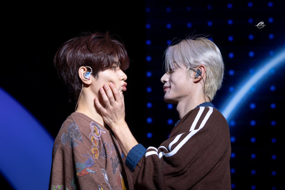 9800archive's tweet image. WHAT SHOULD I DO? WOONGHAO IS JUST TOO ADORABLE??!

#ZEROBASEONE #ZB1 #KimJiwoong #김지웅 #Zhanghao #장하오