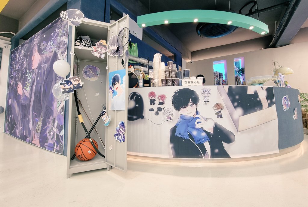 ⬛️⬜️방문해주신 모든 분들께 온어롤과 함께 한 시간이 유쾌하고 달콤한 시간 이었길 바랍니다. 💕 
⬜️⬛맛있는 음료와 디저트를 고민해주신 주최님, 함께 진행 해주신 스텝분들 모두 좋은날 좋은 분들과 함께 할 수 있어 감사하고 행복했습니다. 🙆❤️

<a href="/happyuisinday/">Happy UISIN Day</a>