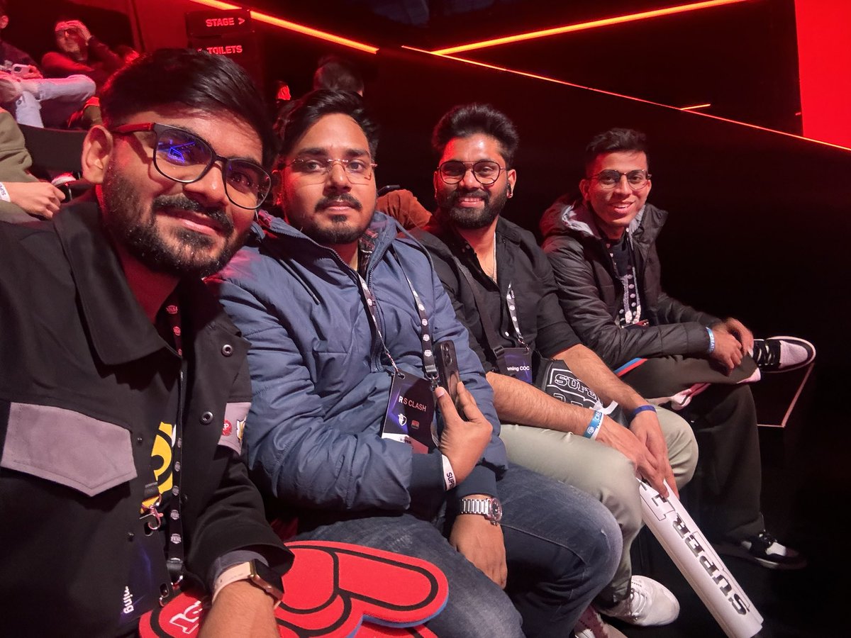 Code: AP tweet media